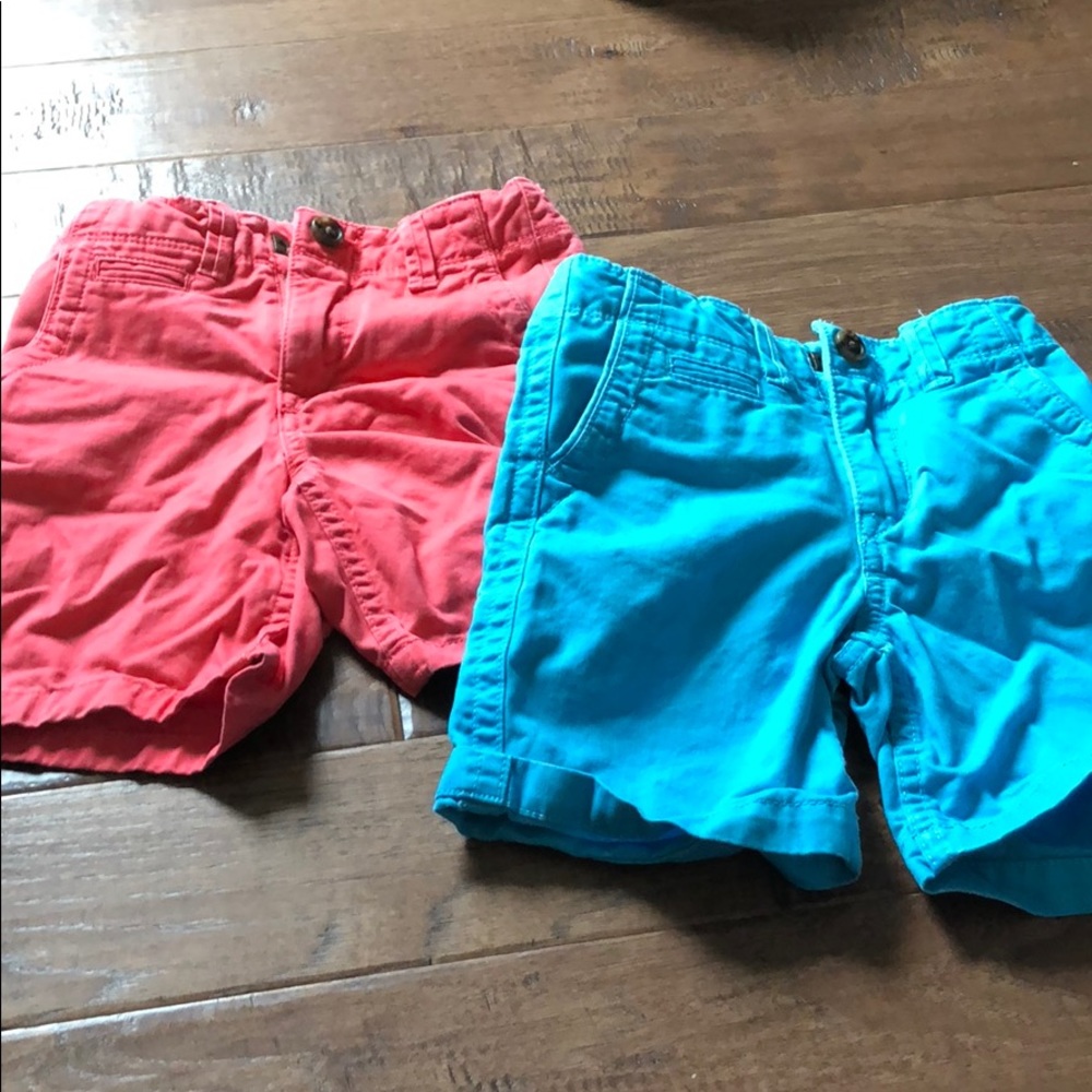 Pair of gap shorts. Some light fade on the pockets